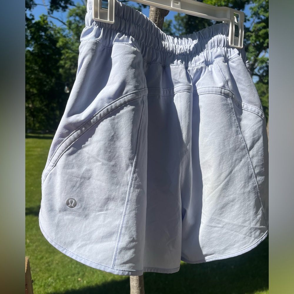 lululemon athletica Sz 4 Hotty Hot Run Shorts 4” Inseam High Rise Light Purple